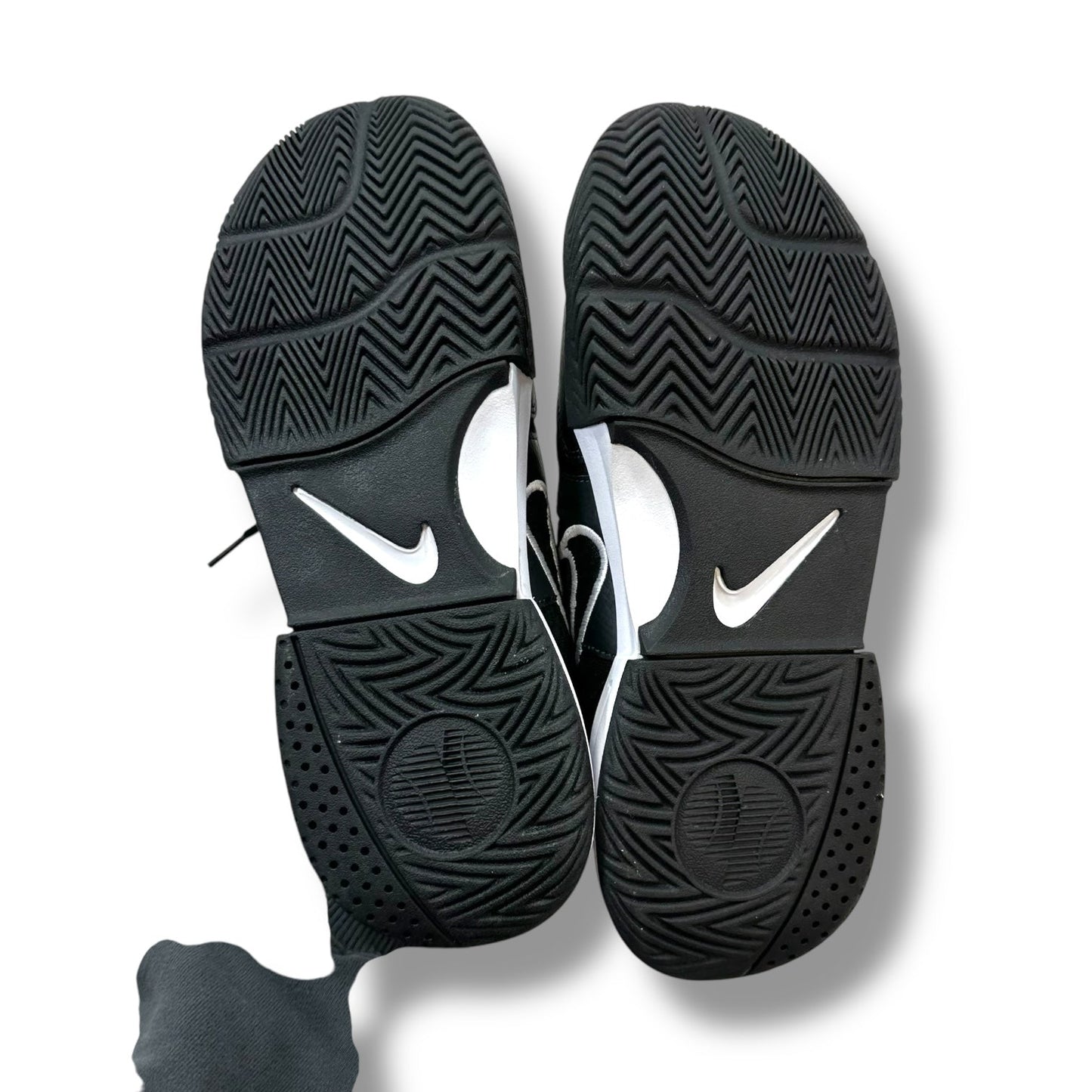 Shoes Sneakers By Nike Apparel In Black, Size: 7.5