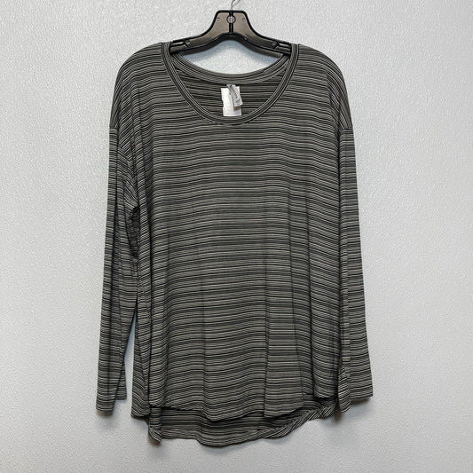 Athletic Top Long Sleeve Crewneck By Athleta In Striped, Size: 1x