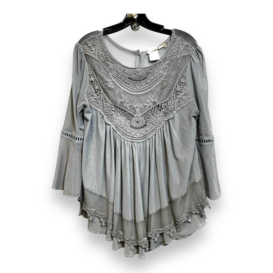 Top 3/4 Sleeve By Andree By Unit In Grey, Size: M