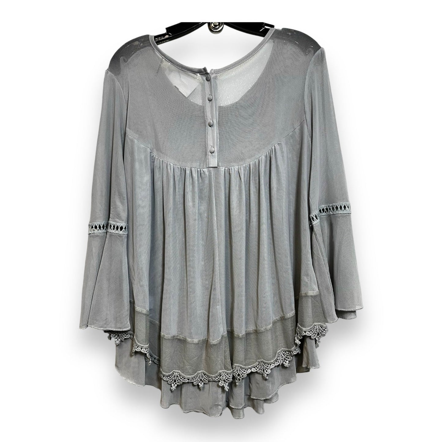 Top 3/4 Sleeve By Andree By Unit In Grey, Size: M