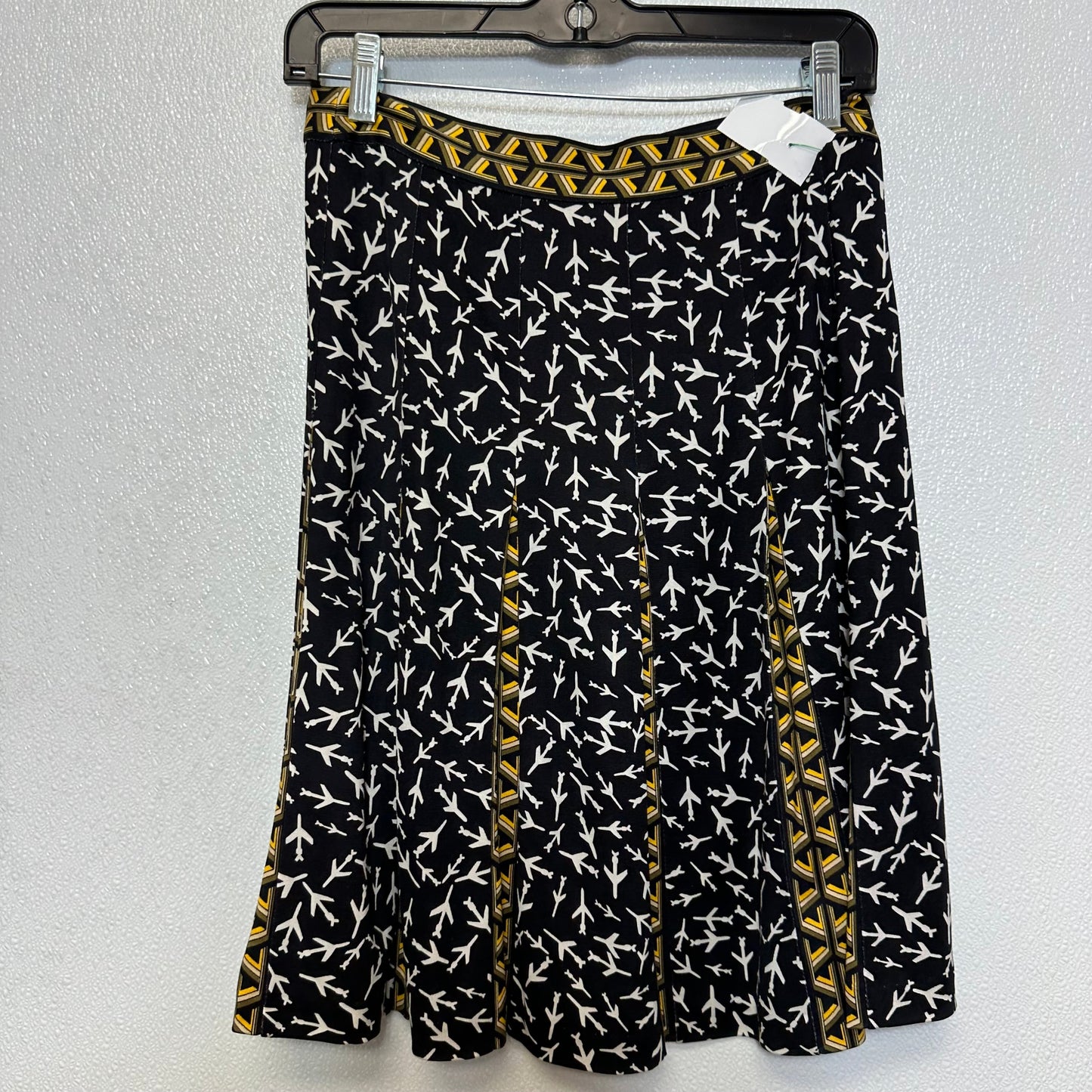 Skirt Designer By Diane Von Furstenberg  Size: 4