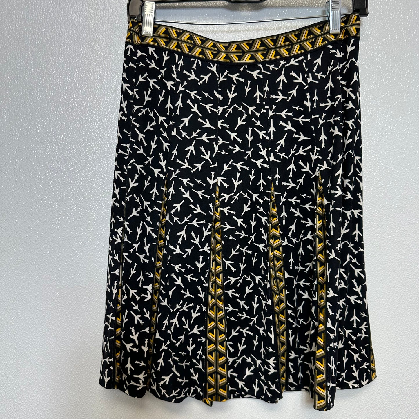 Skirt Designer By Diane Von Furstenberg  Size: 4