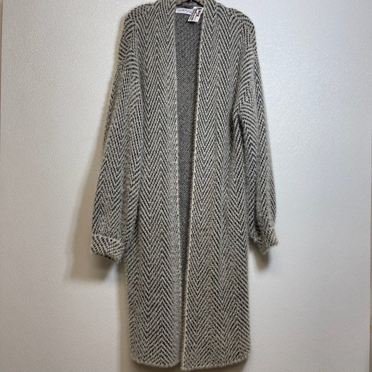 Cardigan By Clothes Mentor, Size: M