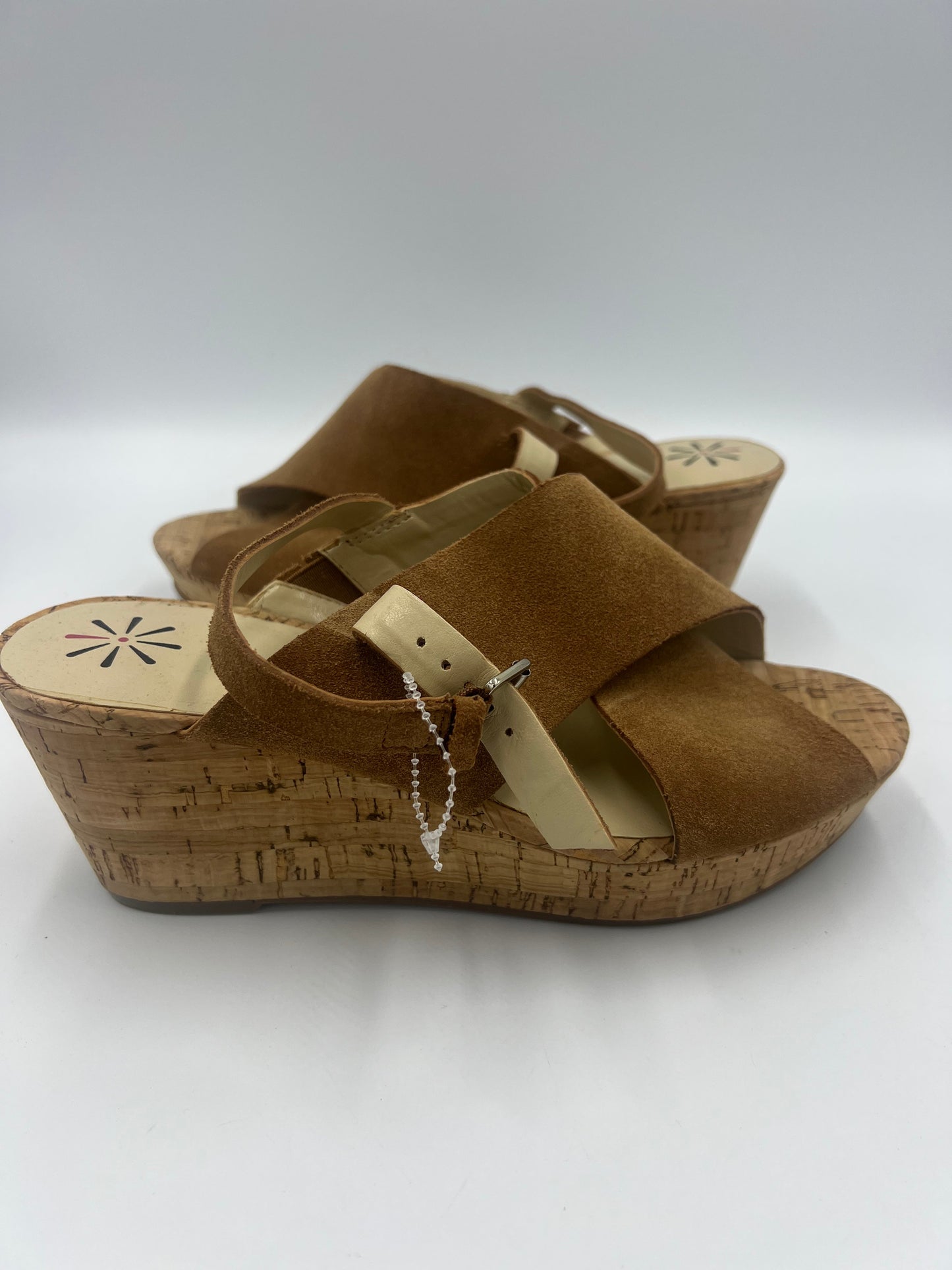 Isaac Mizrahi Wedges, Size 9