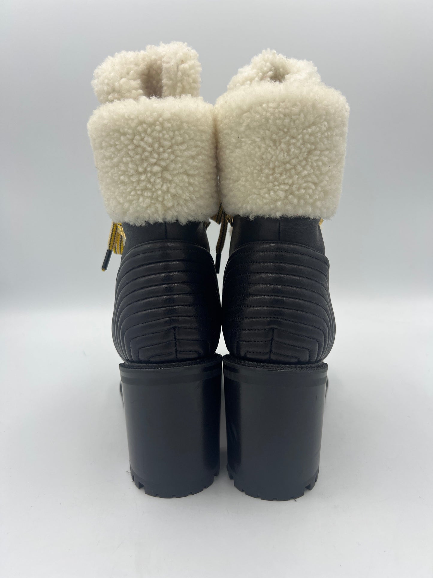 Like New! Christian Louboutin Calfskin Yeti Designer Boots Size: 6.5