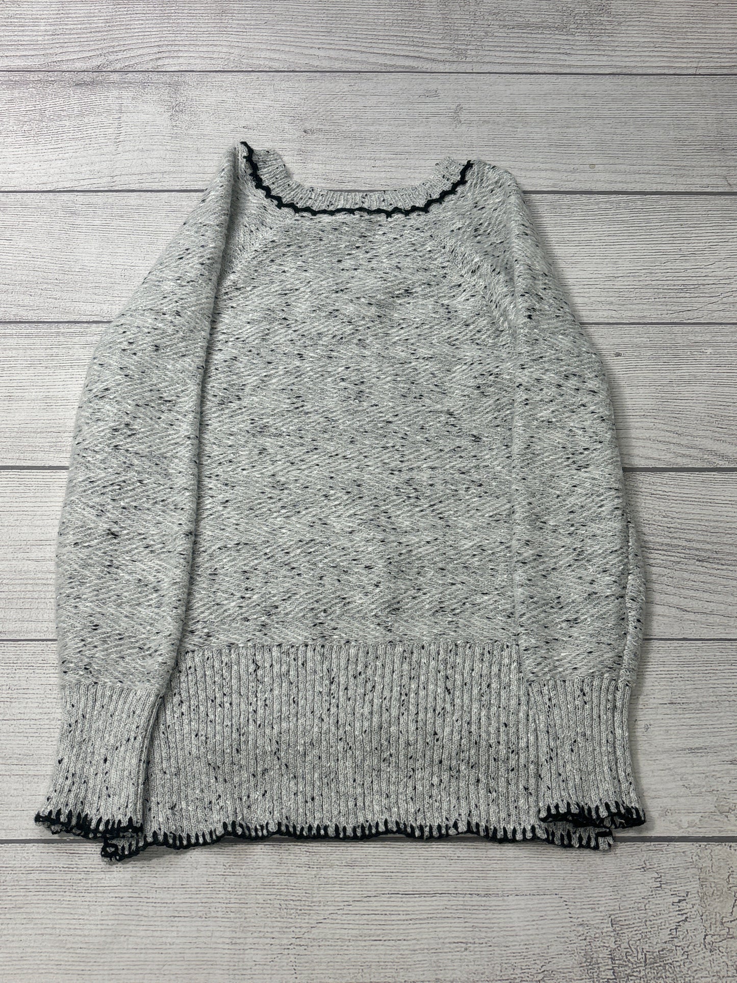 Sweater By Cable And Gauge In Grey, Size: M