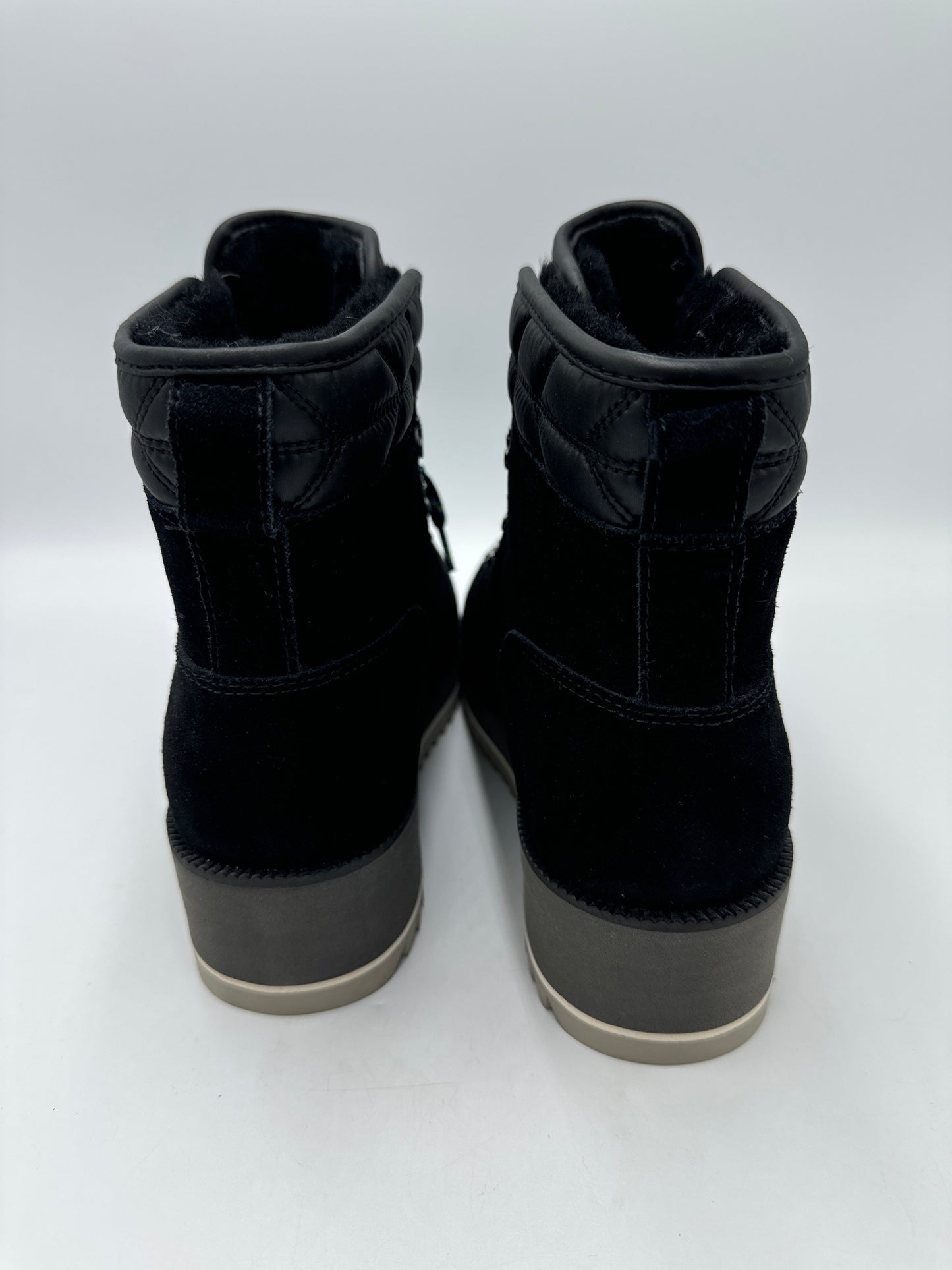 Like New! Boots Designer By UGG In Black, Size: 8