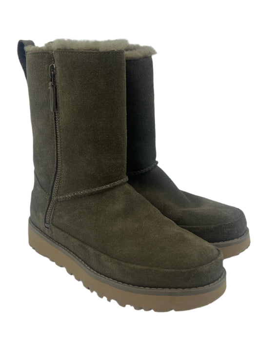 Boots Designer By UGG  Size: 5