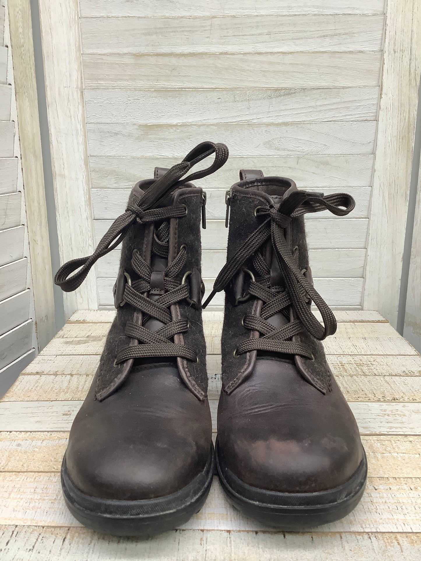 Boots Ankle Flats By Ugg In Brown, Size: 8