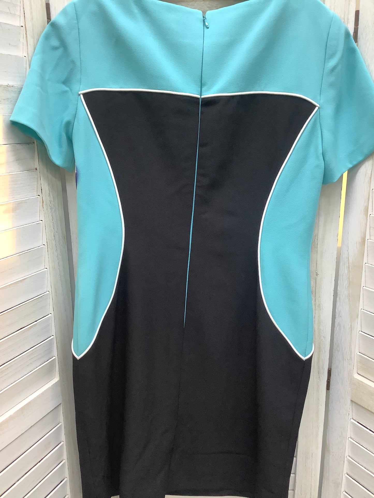 Dress Casual Midi By Tahari  Size: 6