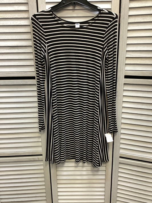 Dress Casual Short By Old Navy In Striped Pattern, Size: Xs