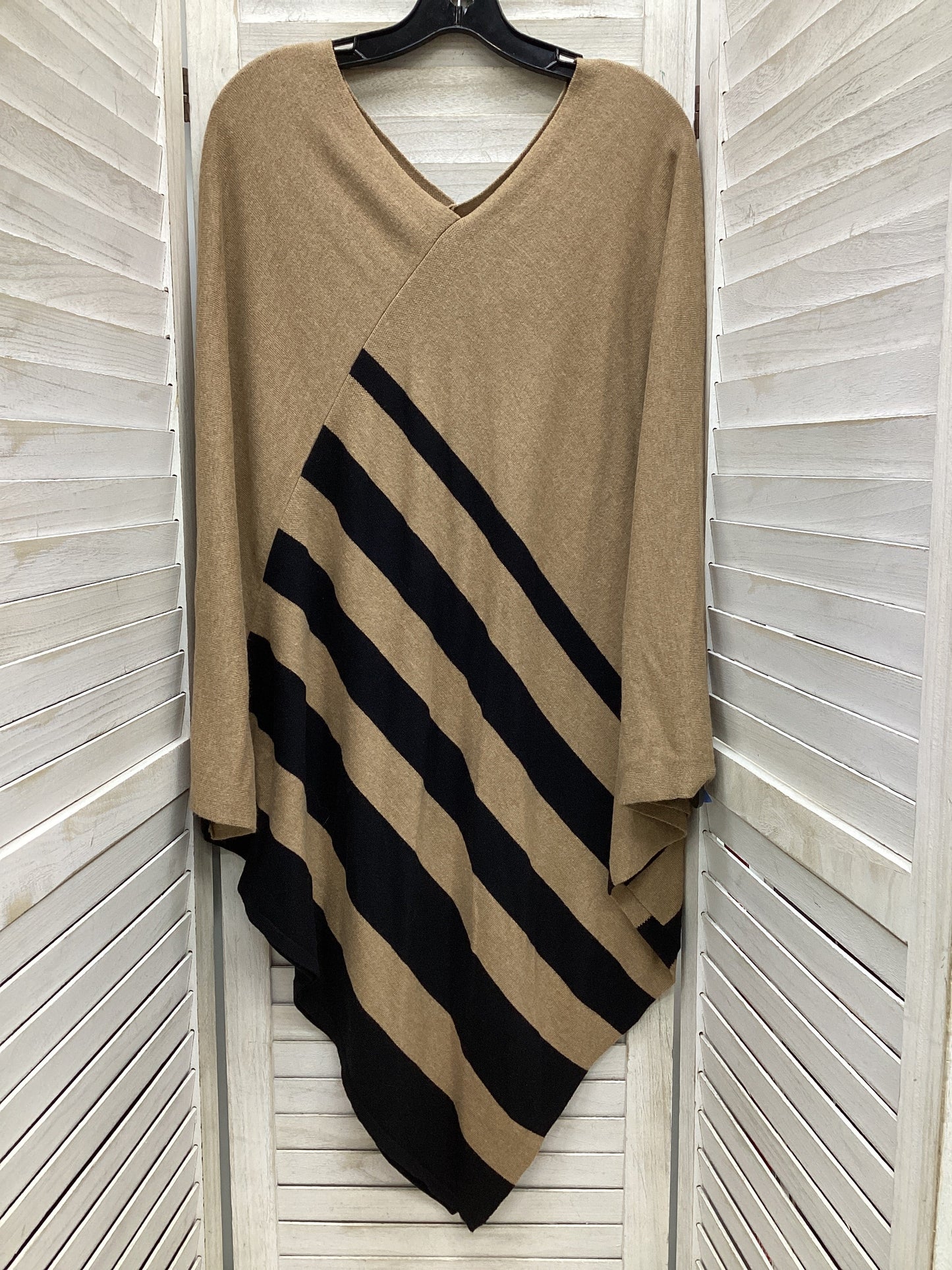 Poncho By Lane Bryant In Tan, Size: 3x