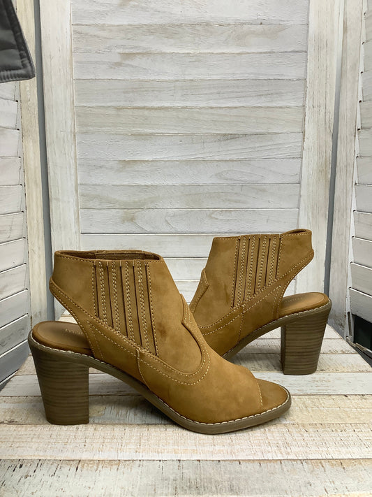 Boots Ankle Heels By Maurices In Tan, Size: 7.5