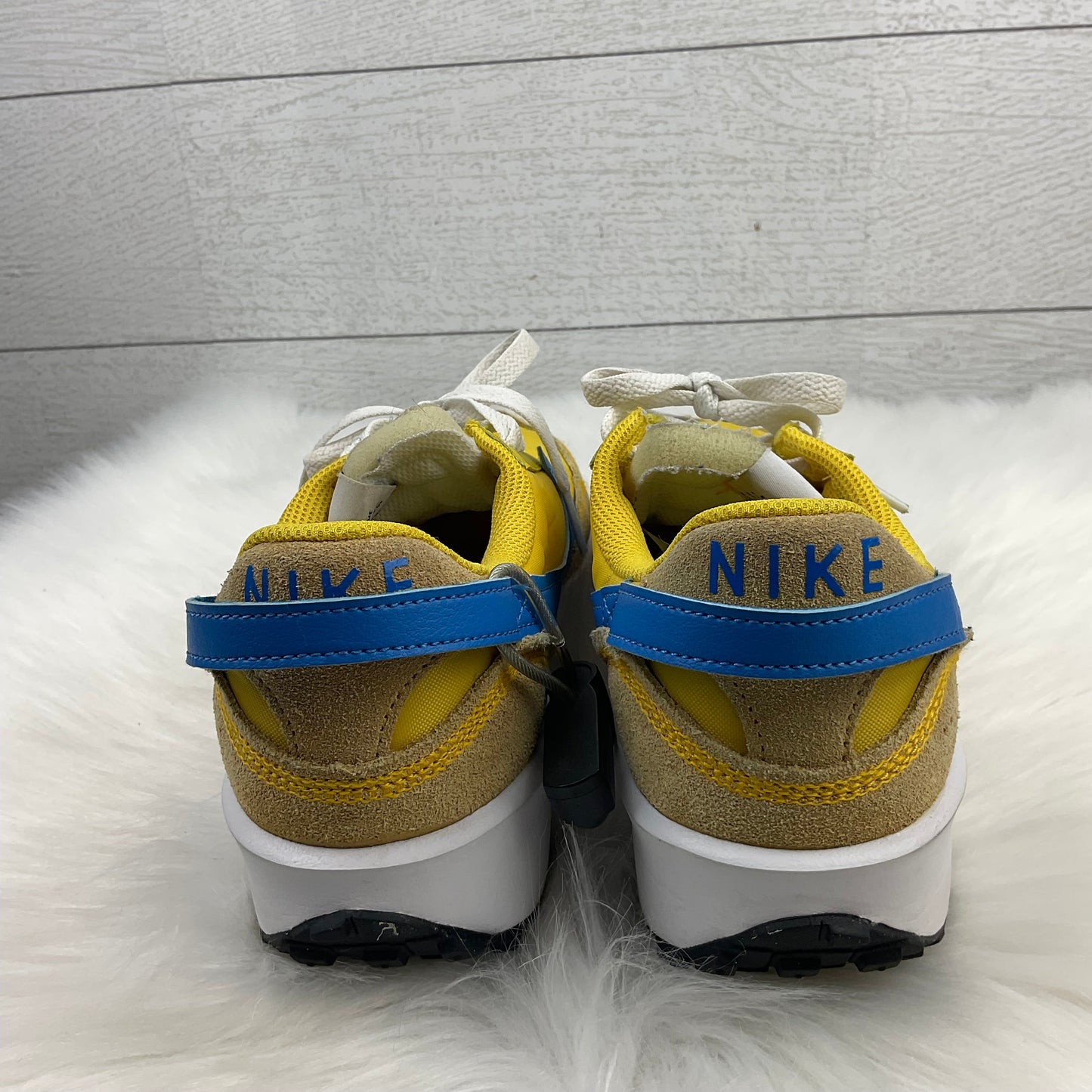 Shoes Athletic By Nike In Yellow, Size: 7.5