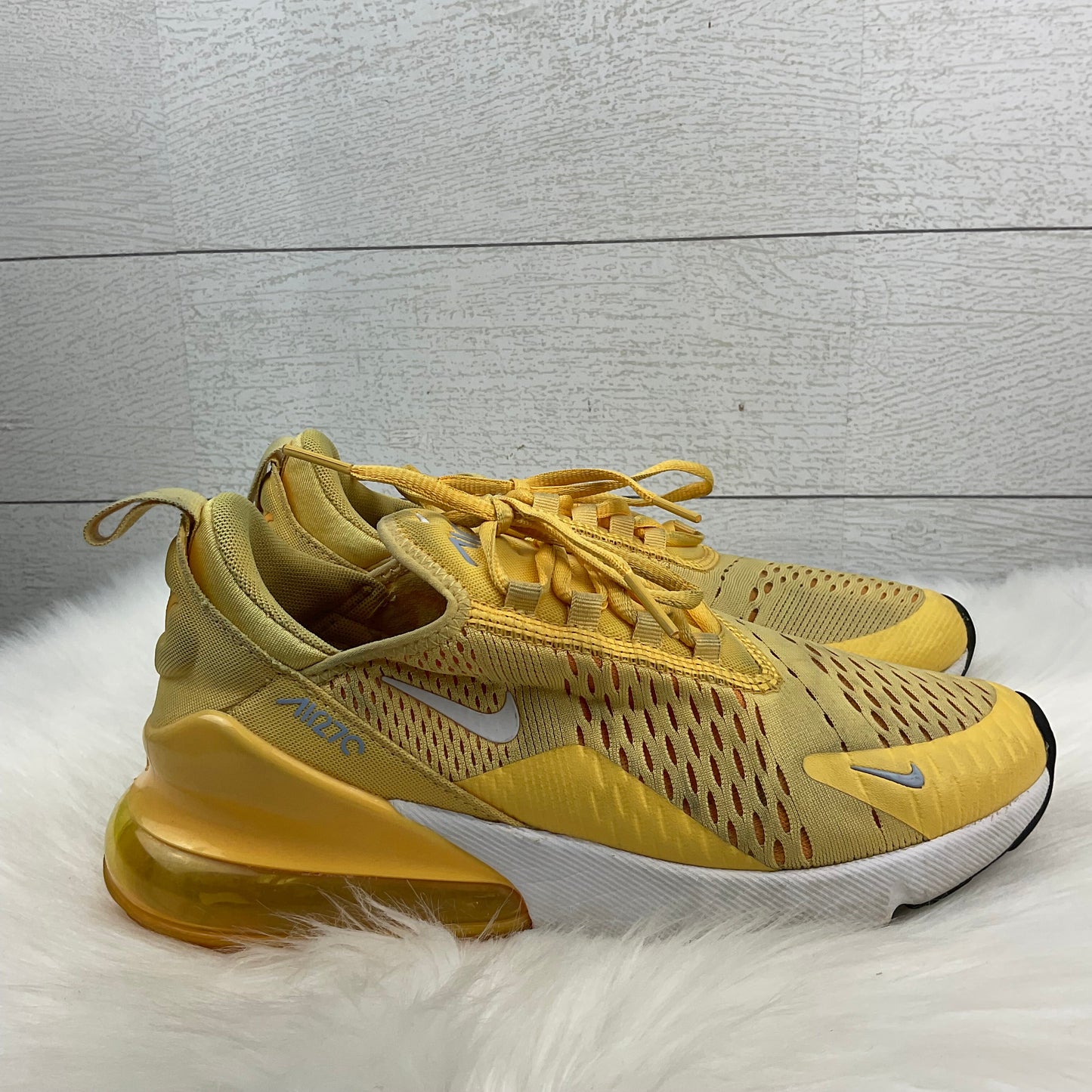 Shoes Athletic By Nike In Yellow, Size: 7.5