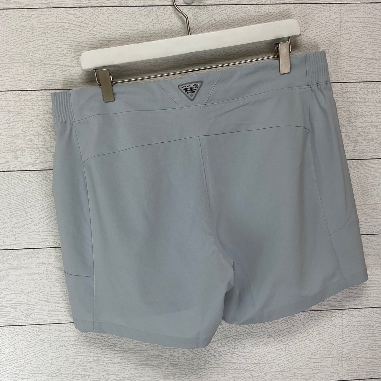 Grey Athletic Shorts Columbia, Size L