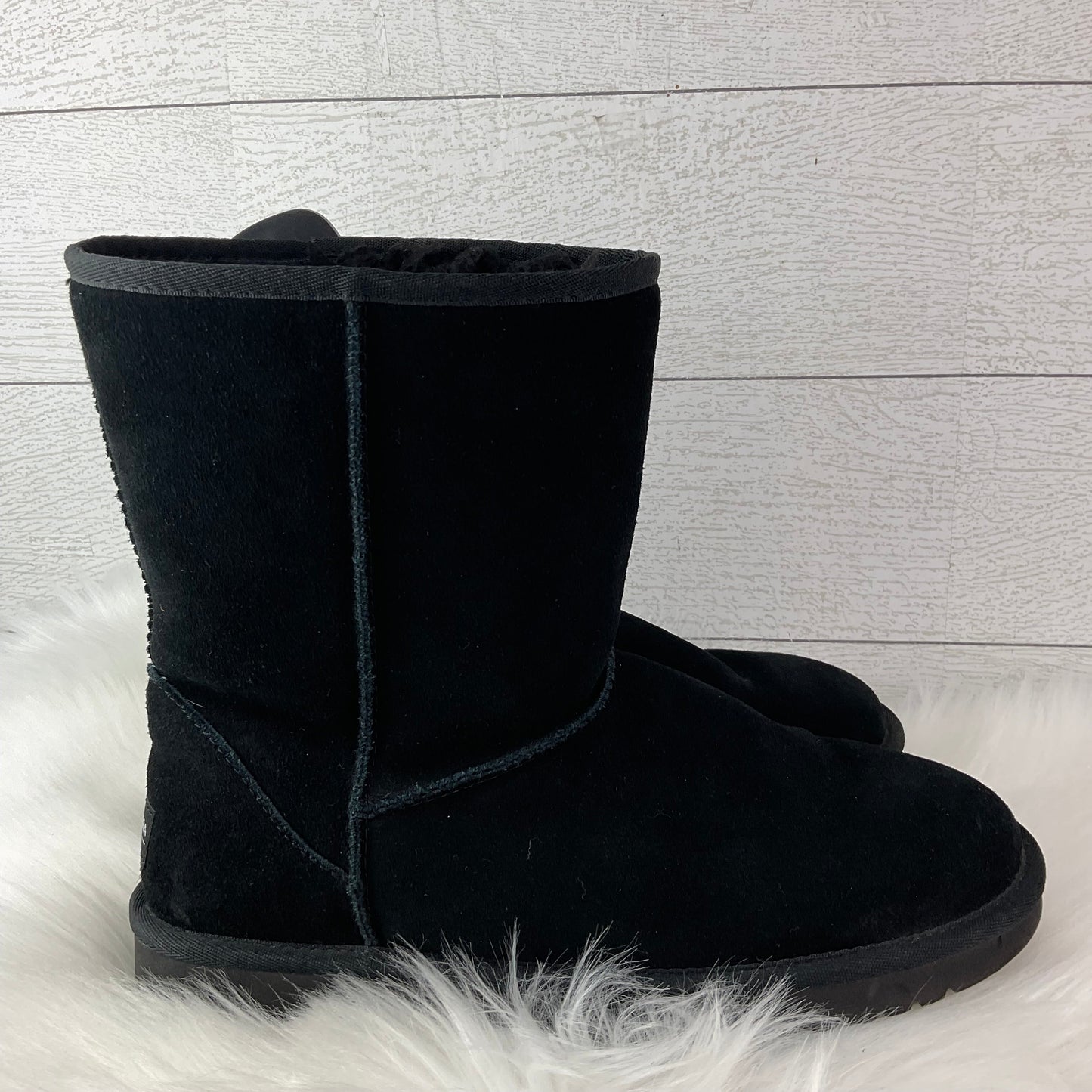 Boots Designer By Ugg In Black, Size: 9