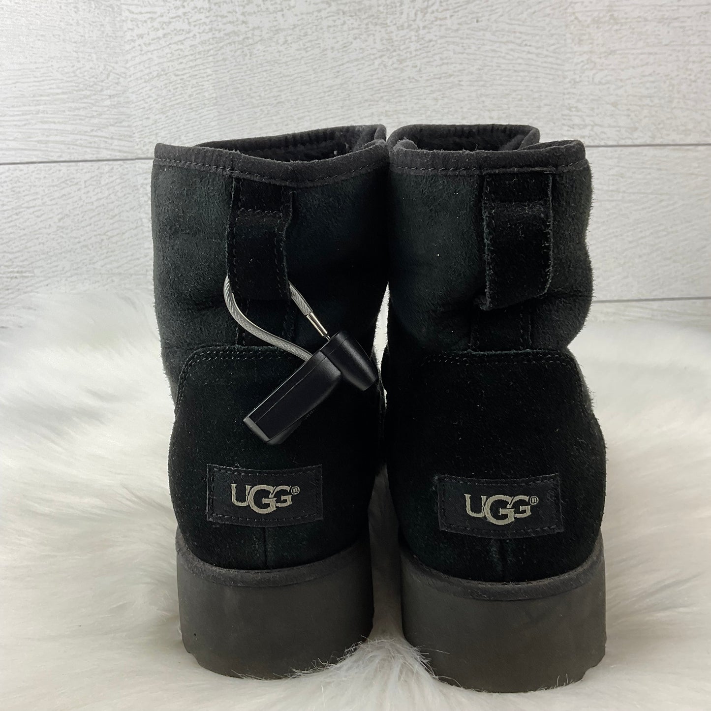 Boots Designer By Ugg In Black, Size: 11