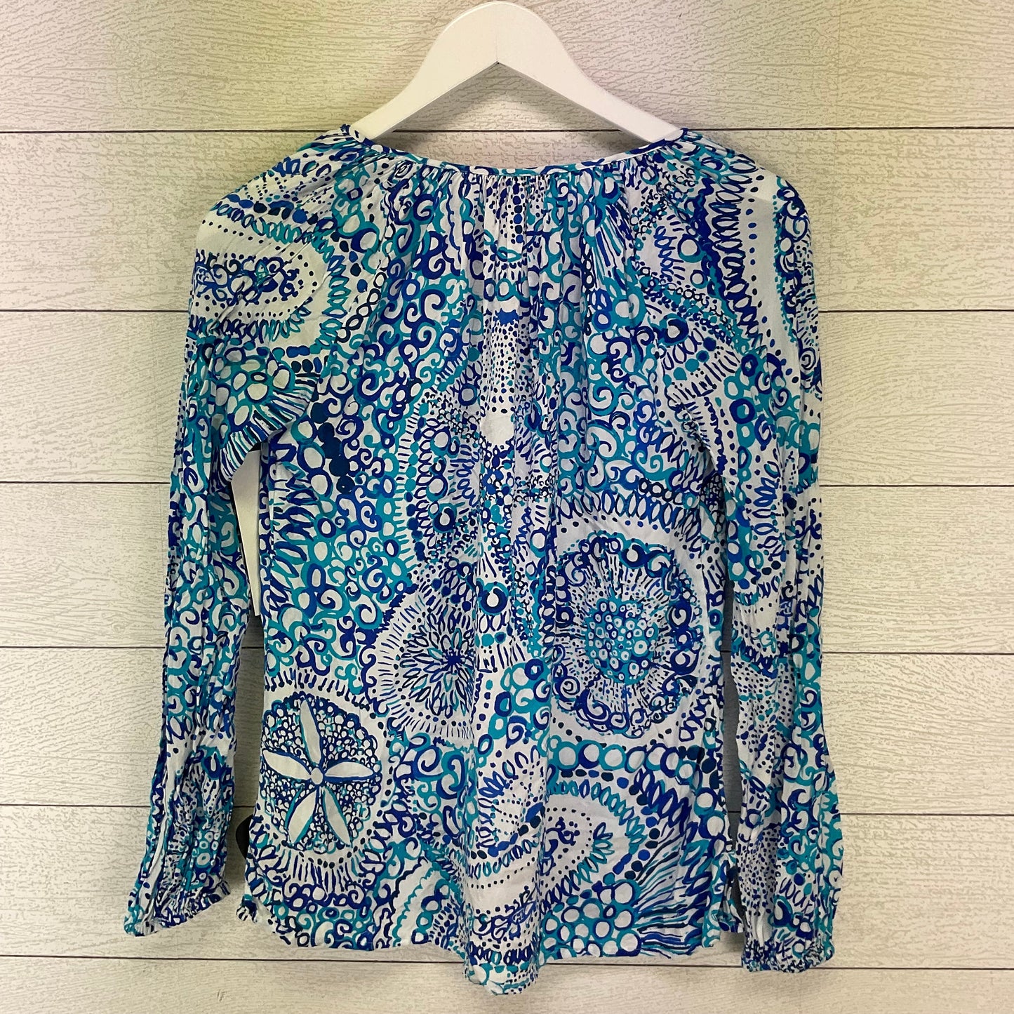 Top Long Sleeve Designer By Lilly Pulitzer  Size: Xs