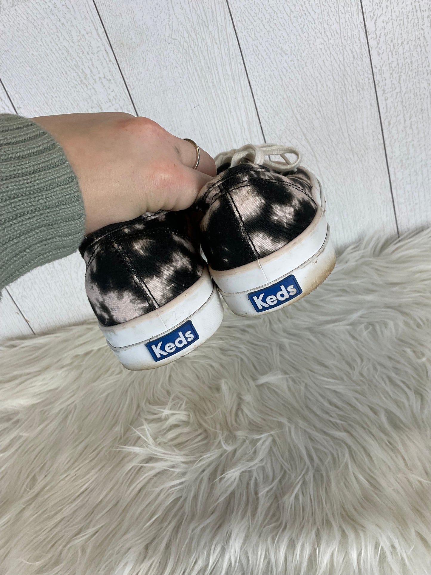 Shoes Sneakers By Keds In Black, Size: 8