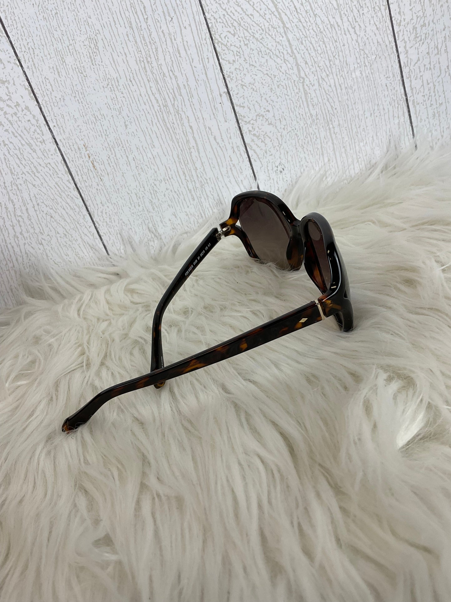 Sunglasses Designer Fossil, Size 01 Piece