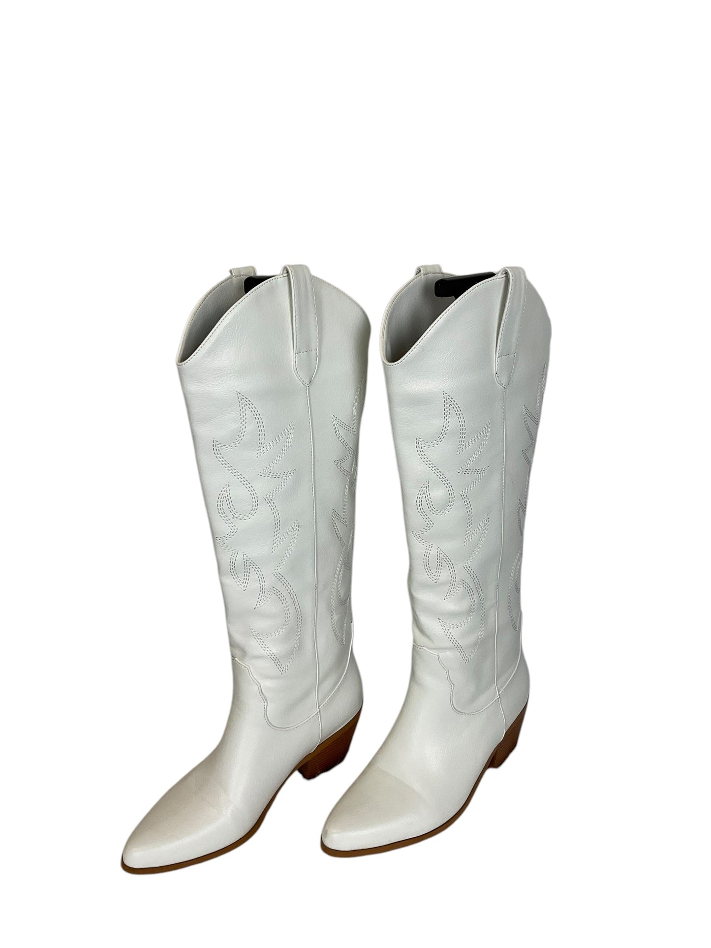 Boots Knee Heels By Clothes Mentor In White, Size: 8