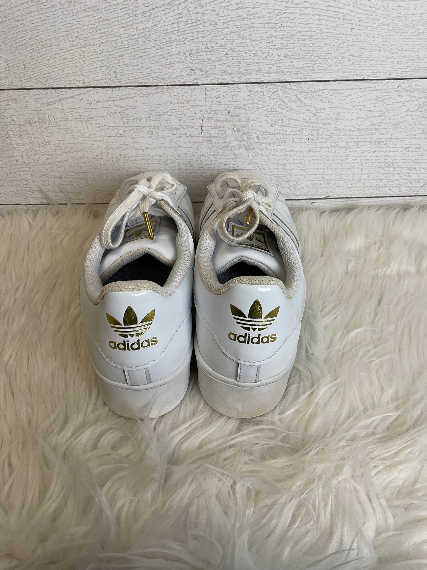 Shoes Sneakers By Adidas In White, Size: 10