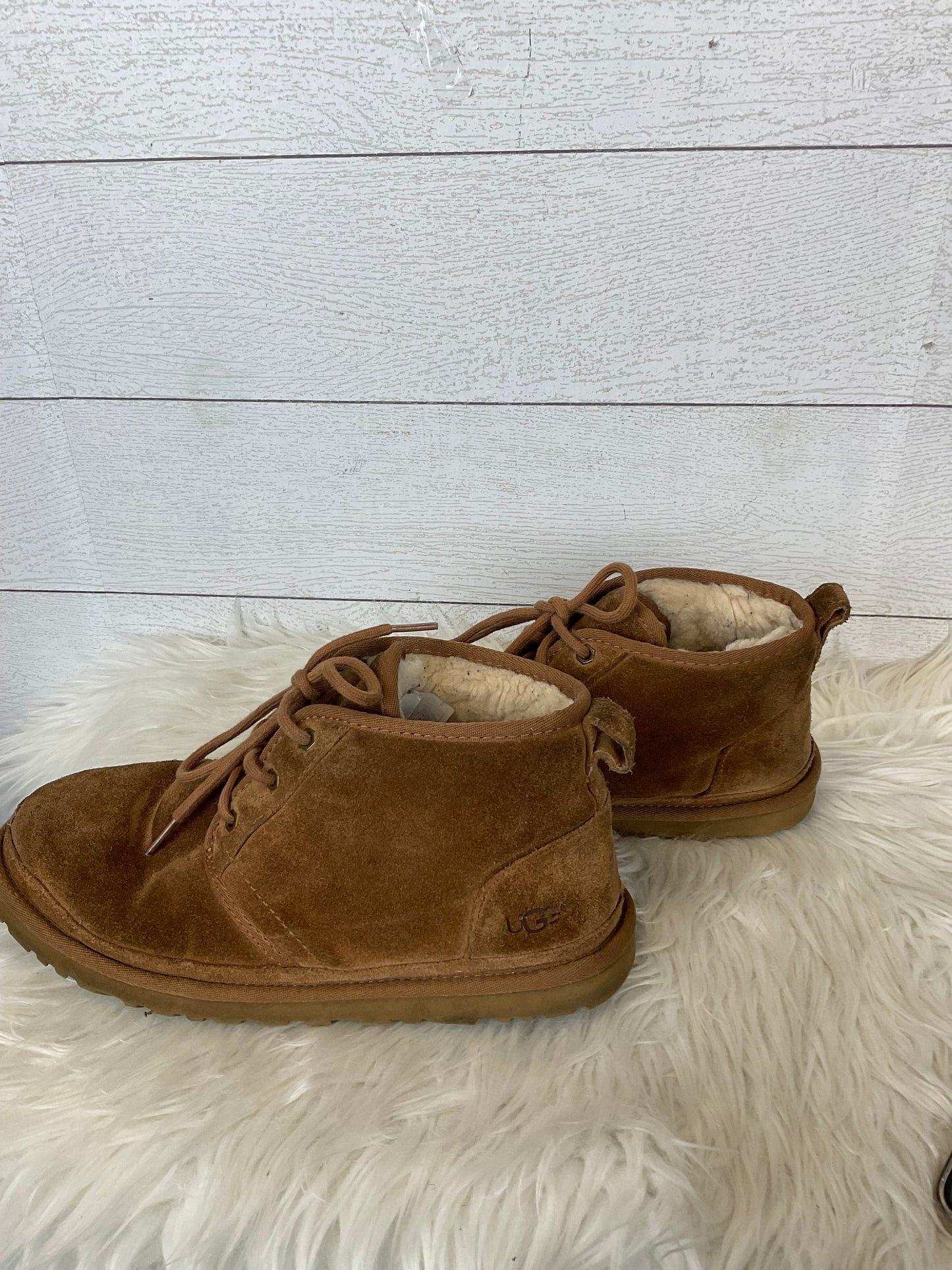 Shoes Designer By Ugg In Tan, Size: 9