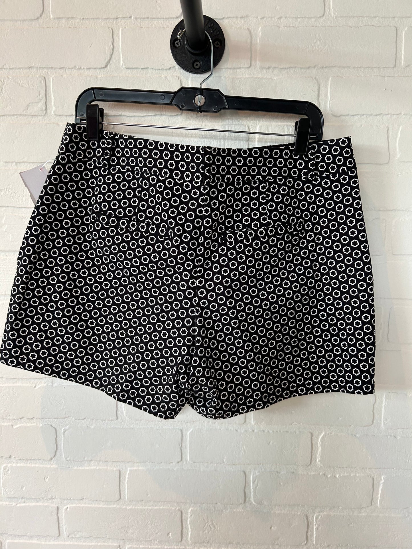 Black & White Shorts Elle, Size 10