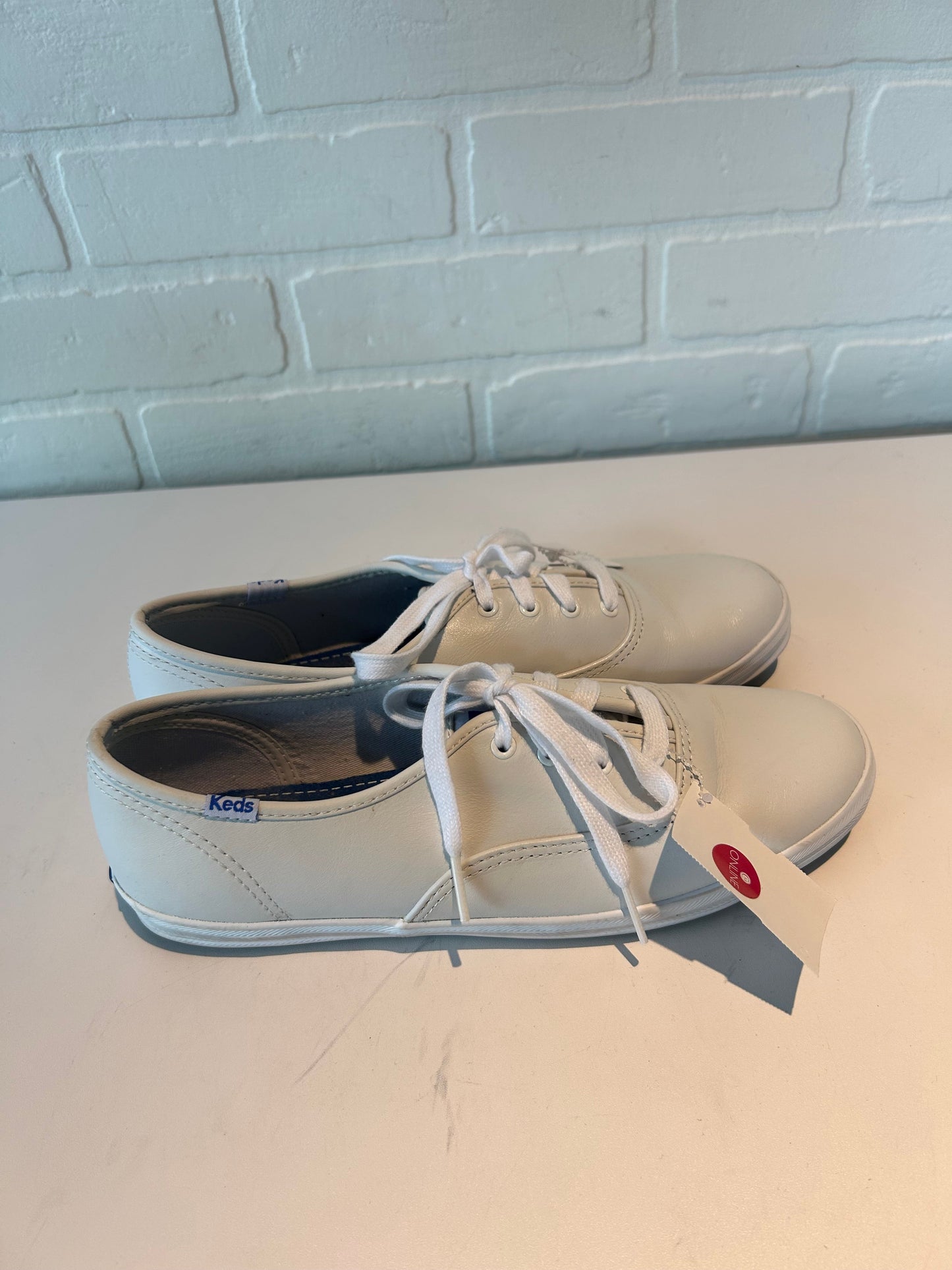 Shoes Sneakers By Keds In White, Size: 8