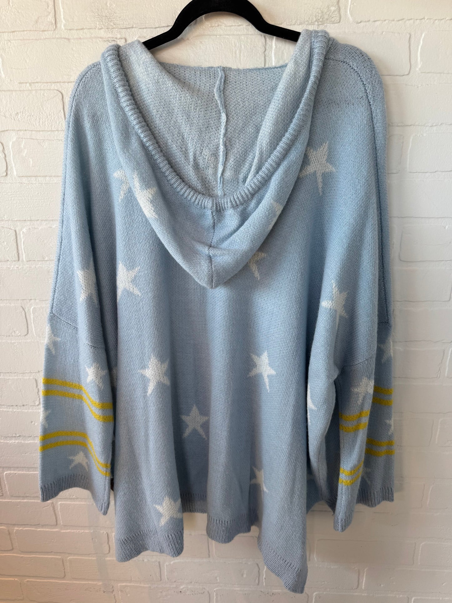 Sweater By Pol In Blue & White, Size: L