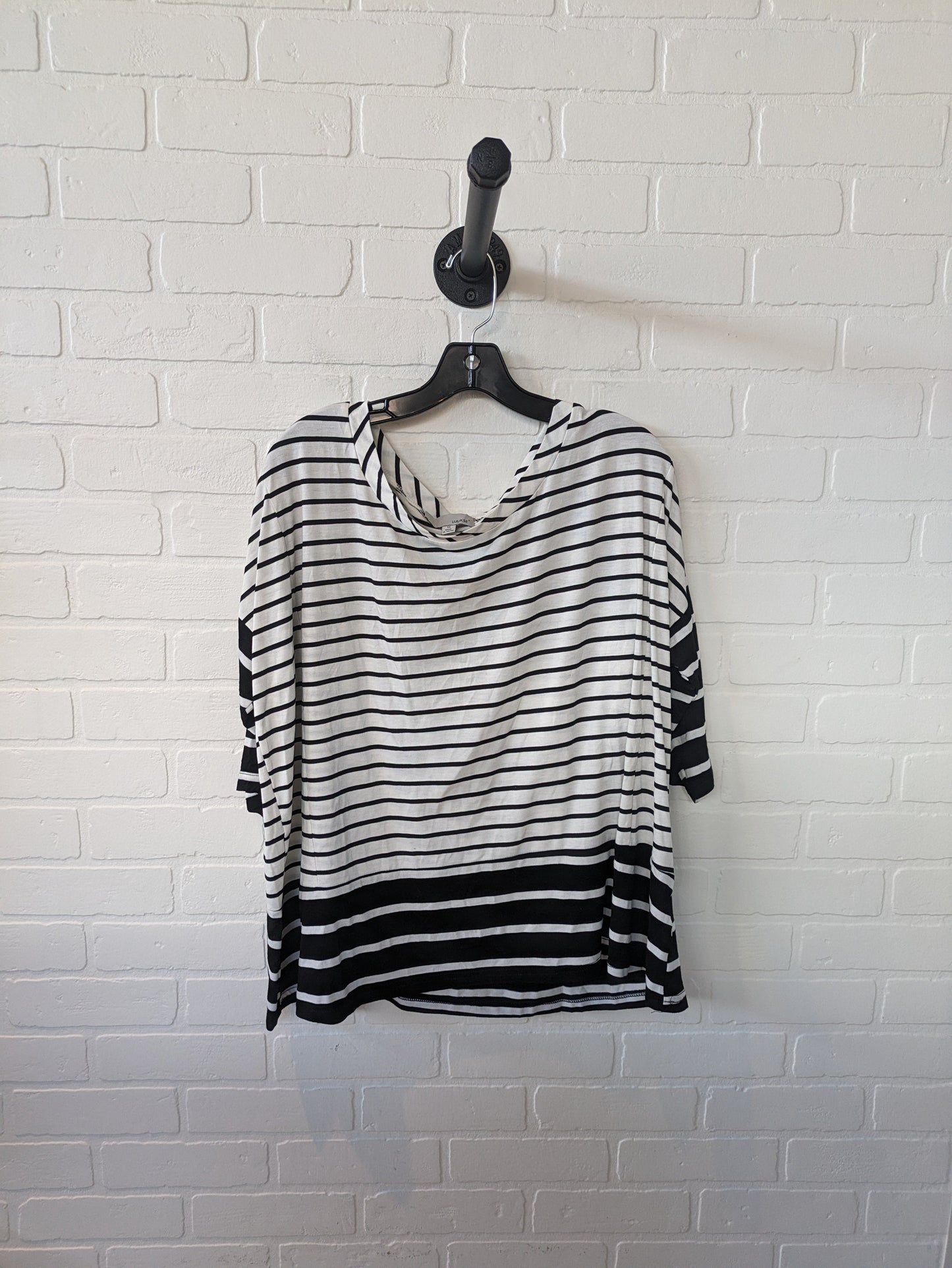 Top Short Sleeve By Clothes Mentor  Size: 1x