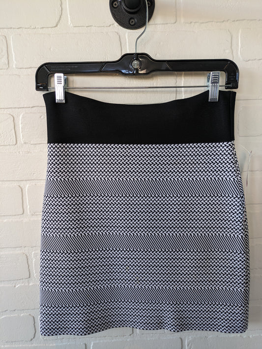 Skirt Mini & Short By Bcbgmaxazria  Size: 8