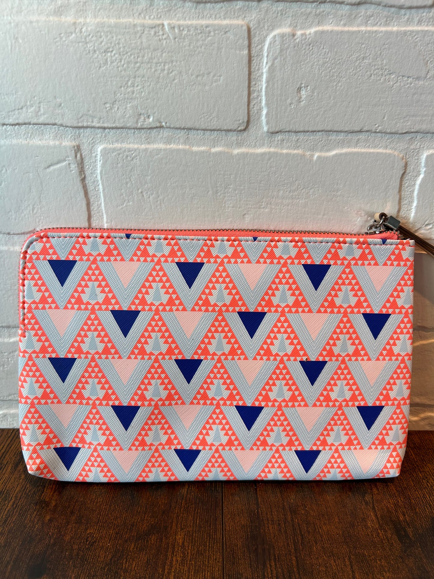 Clutch By Stella And Dot  Size: Medium