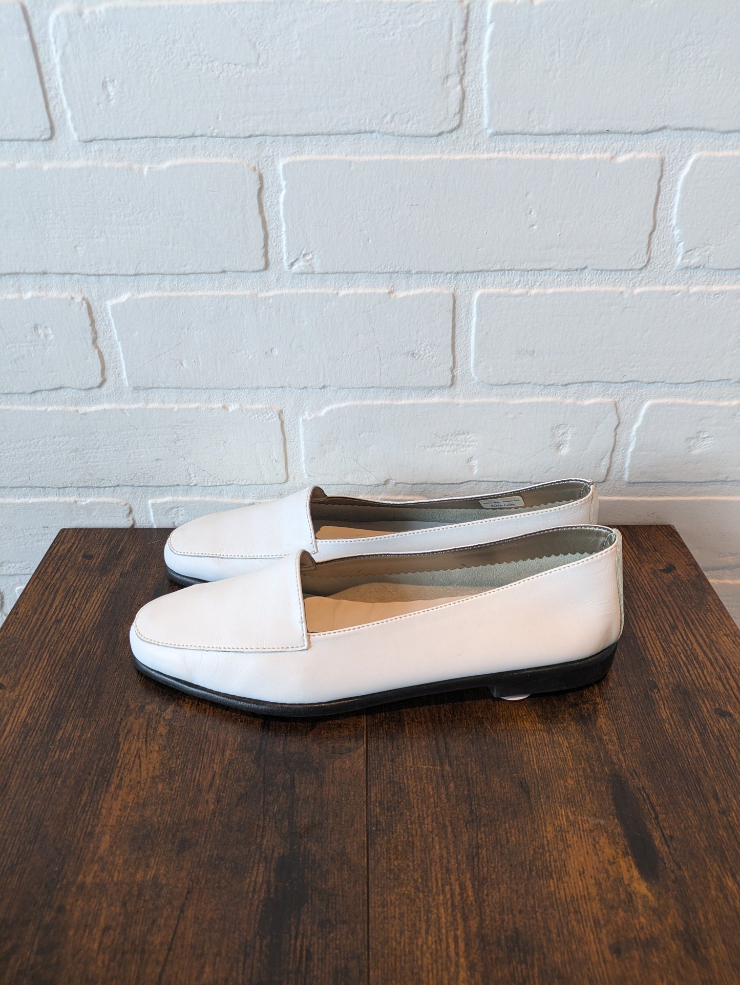 White Shoes Flats Aerosoles, Size 6.5