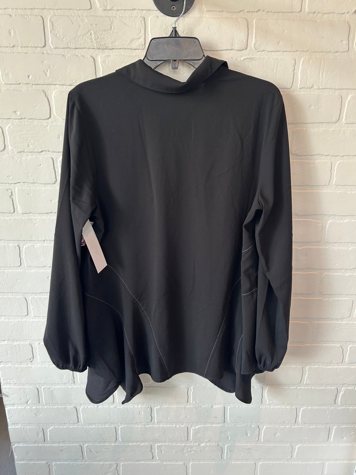 Top Long Sleeve By Logo In Black, Size: M