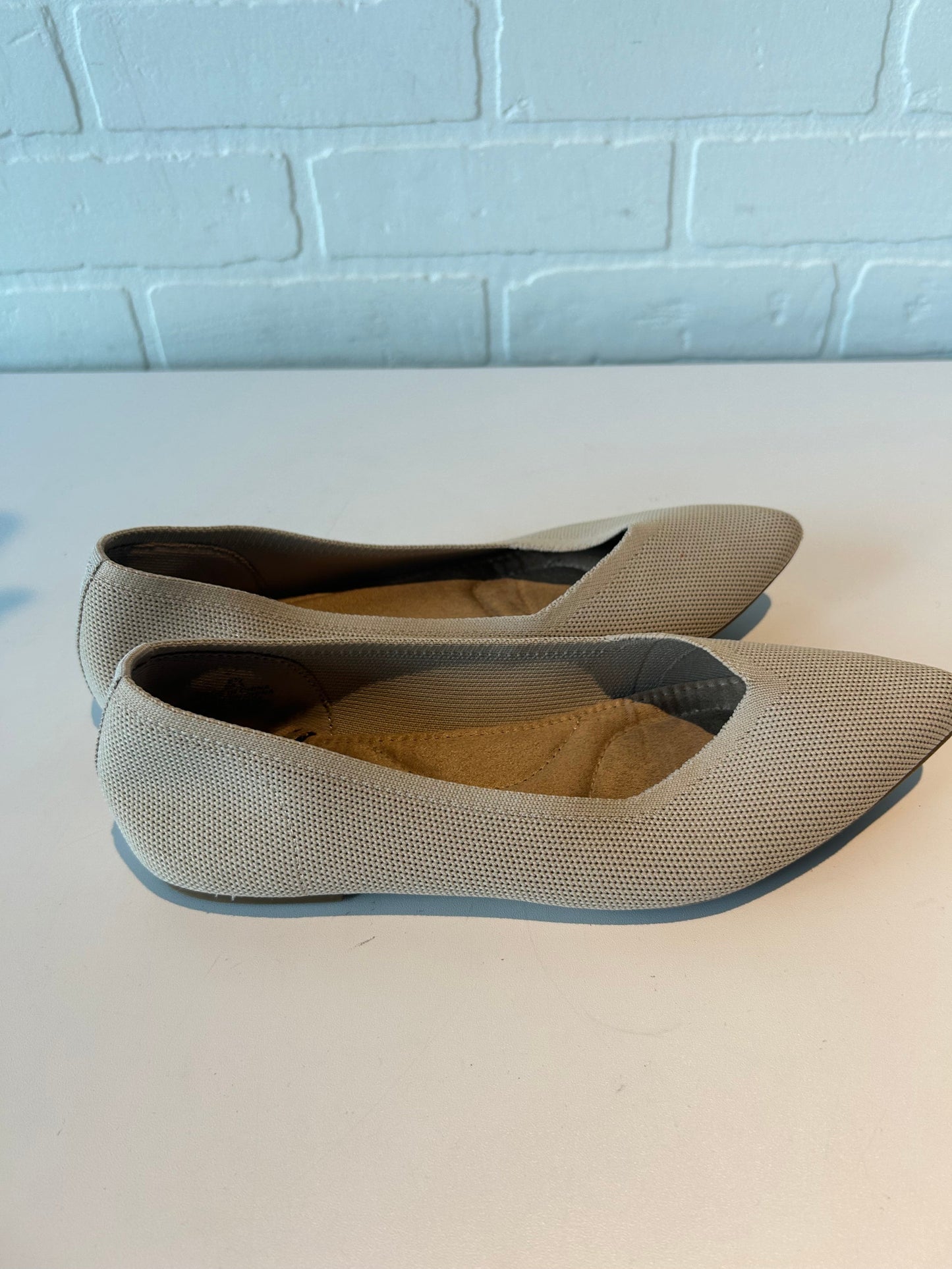 Shoes Flats By Old Navy In Tan, Size: 6.5