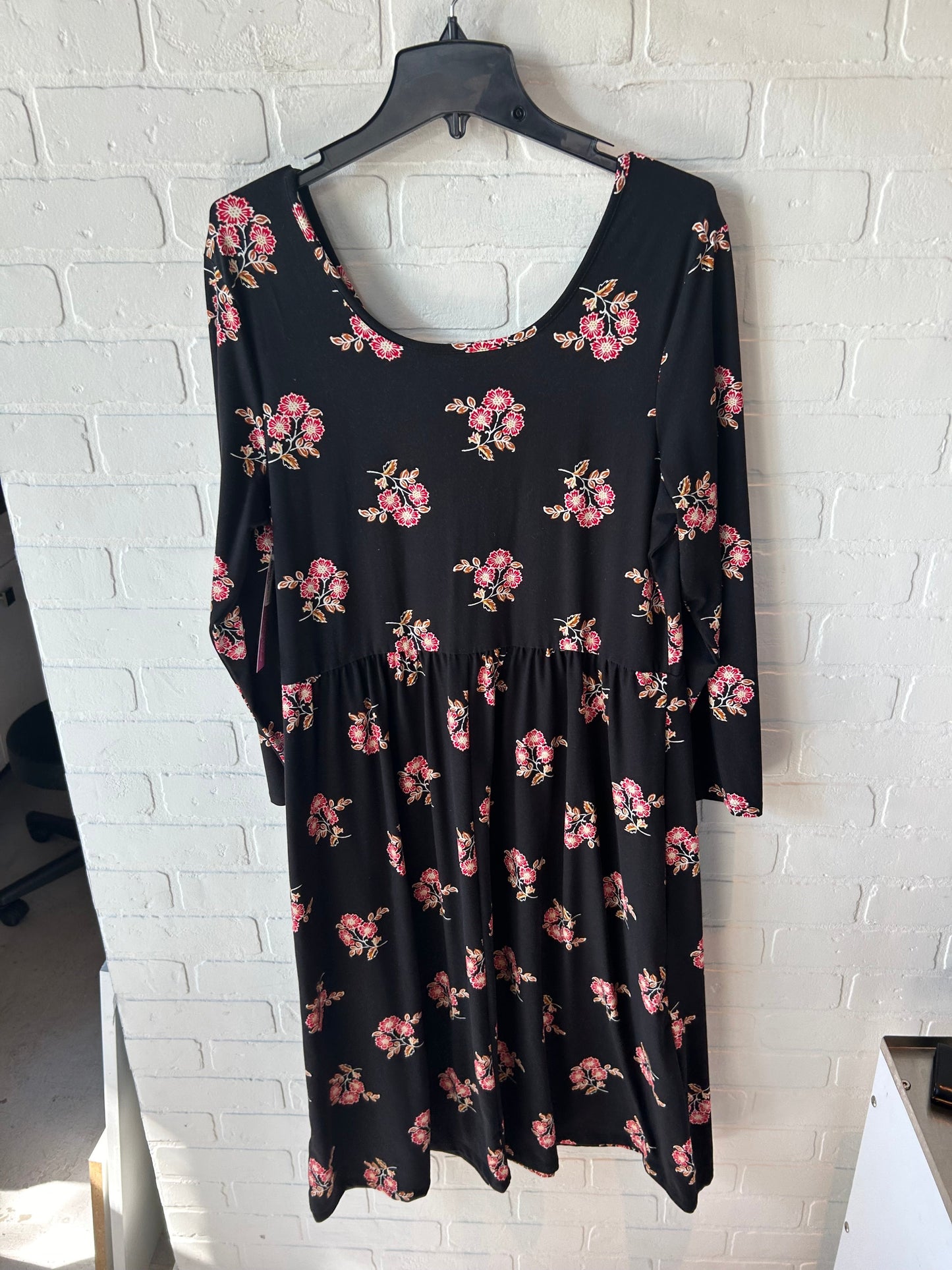 Dress Casual Midi By Old Navy In Black & Red, Size: Xl