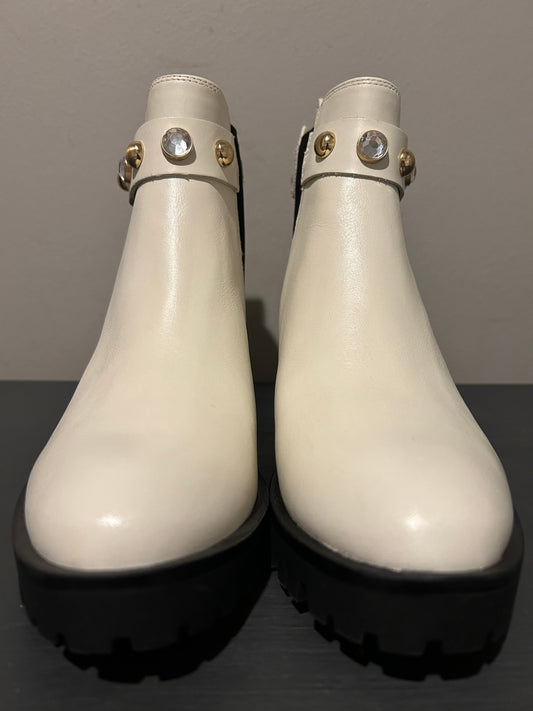 Boots Designer By Karl Lagerfeld In White, Size: 7