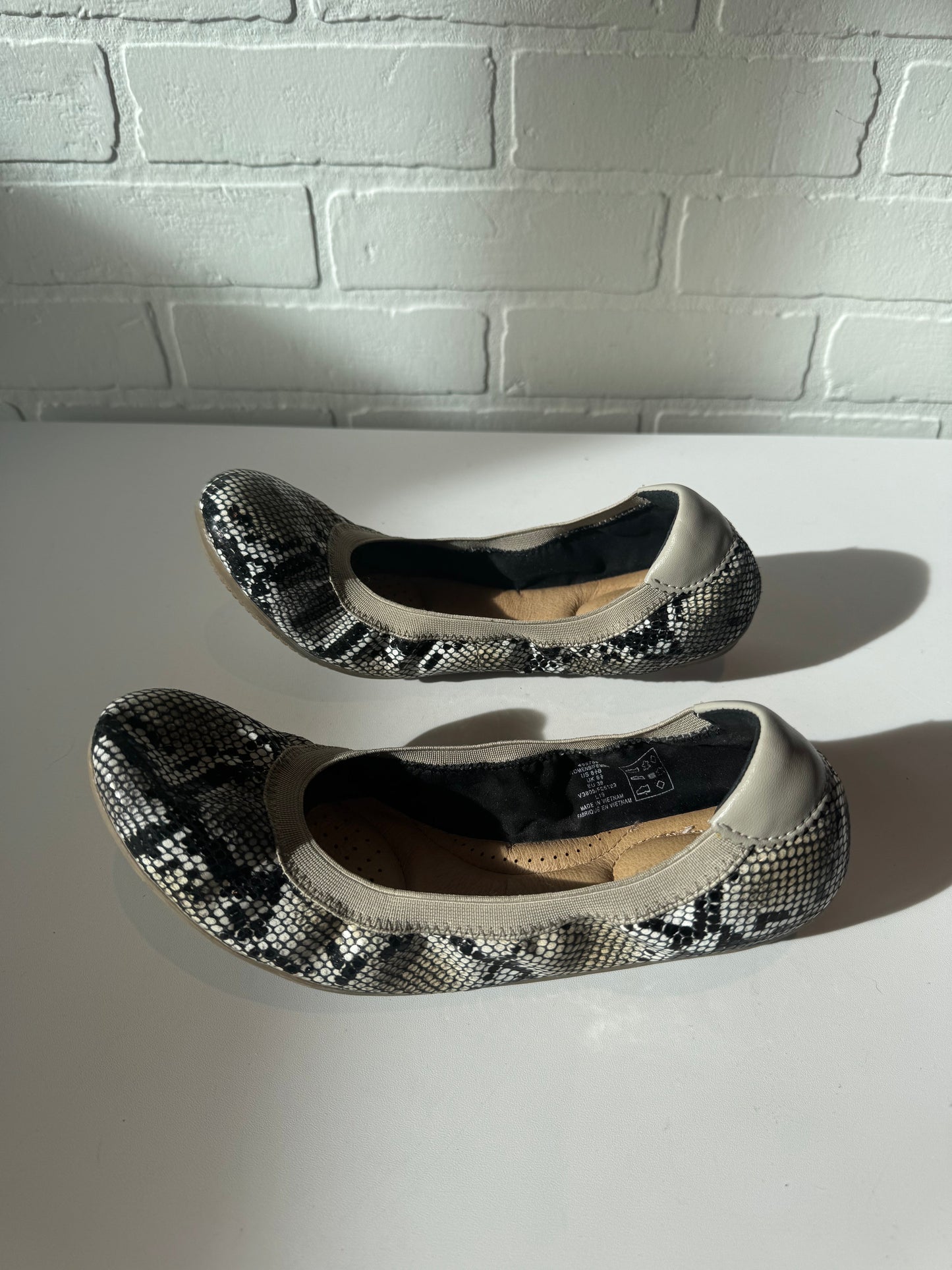 Shoes Flats By Lands End In Snakeskin Print, Size: 8.5