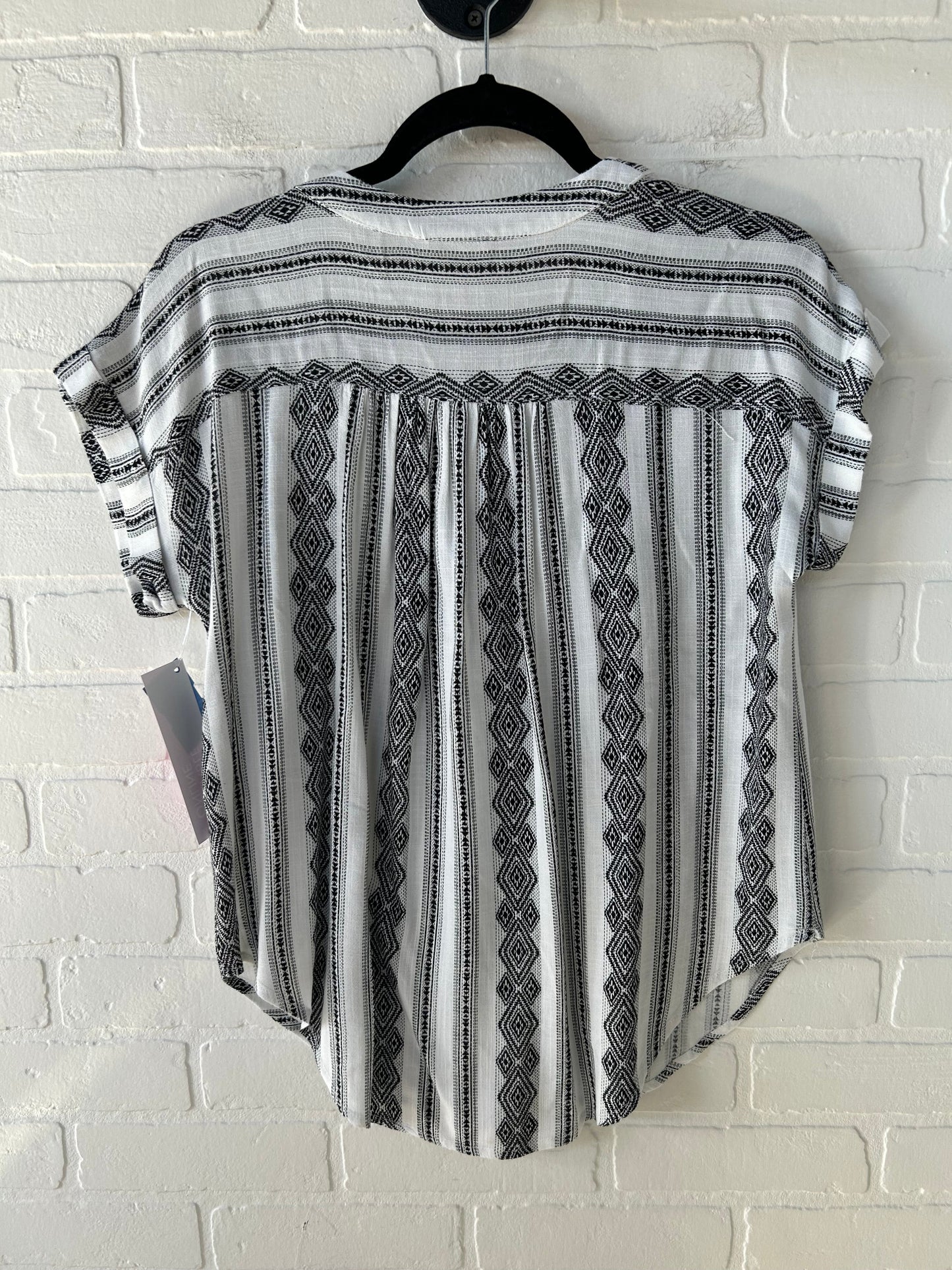 Top Short Sleeve By Blu Pepper In Black & White, Size: M