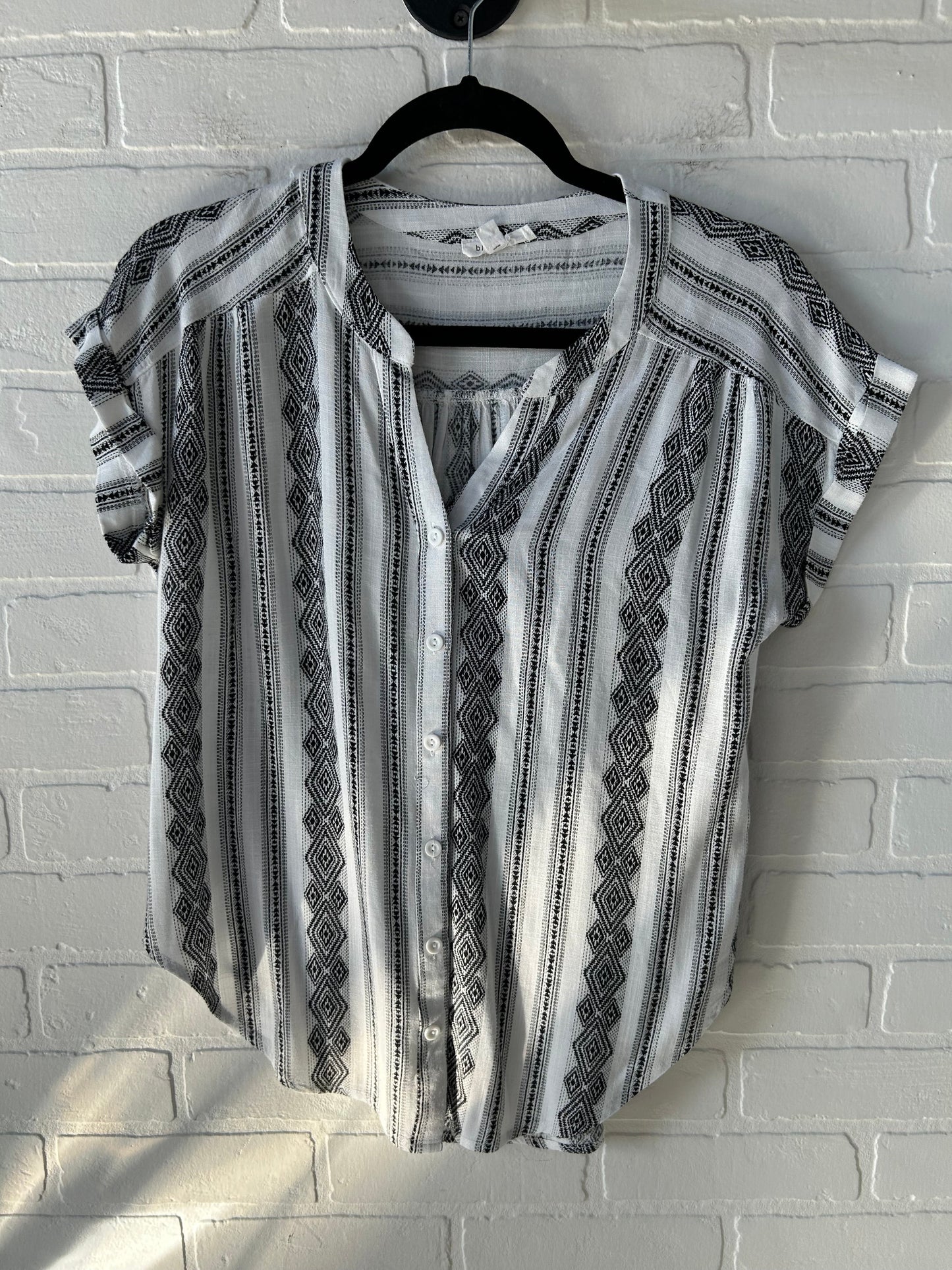 Top Short Sleeve By Blu Pepper In Black & White, Size: M