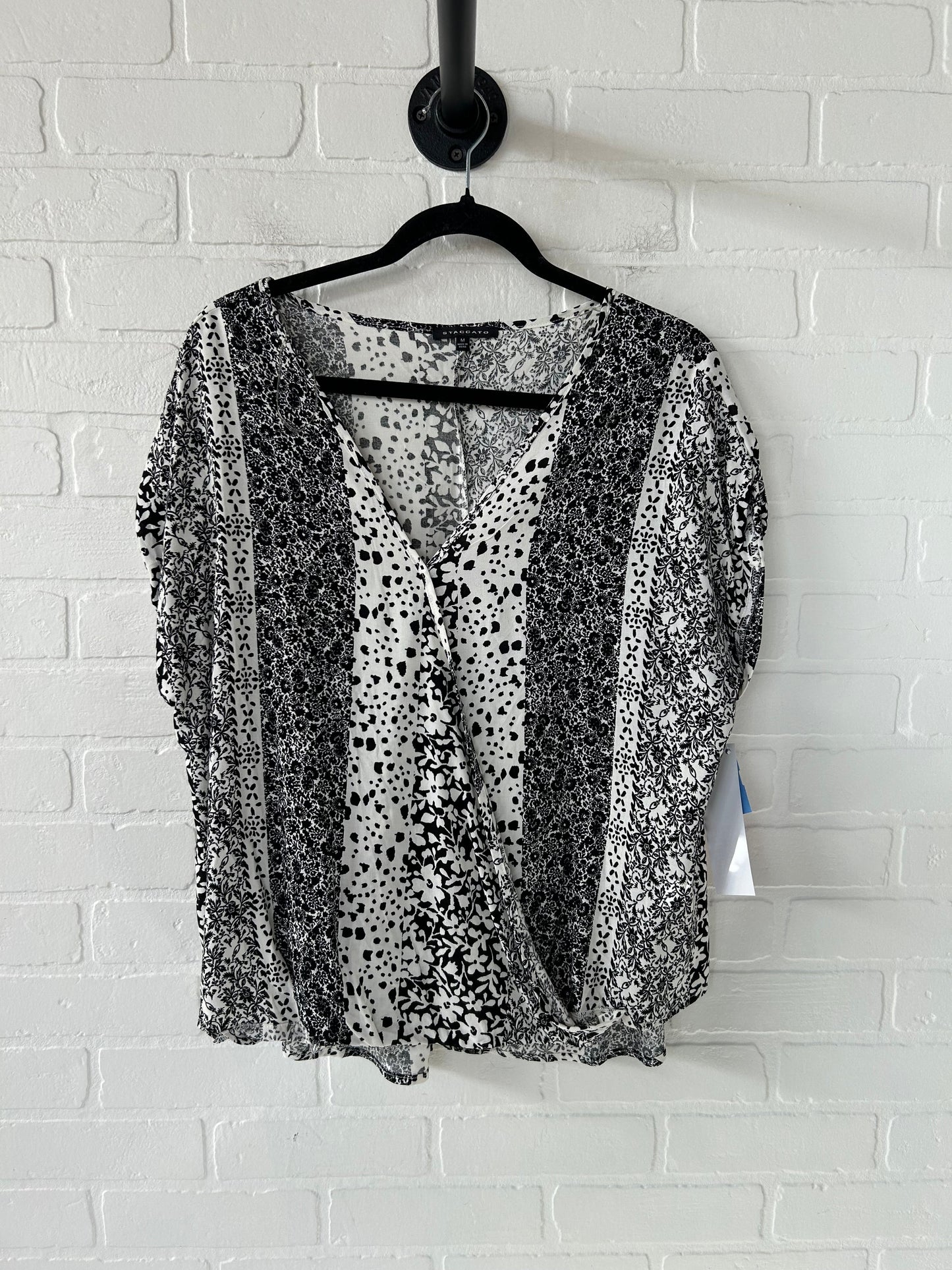 Top Short Sleeve By Staccato In Black & White, Size: M