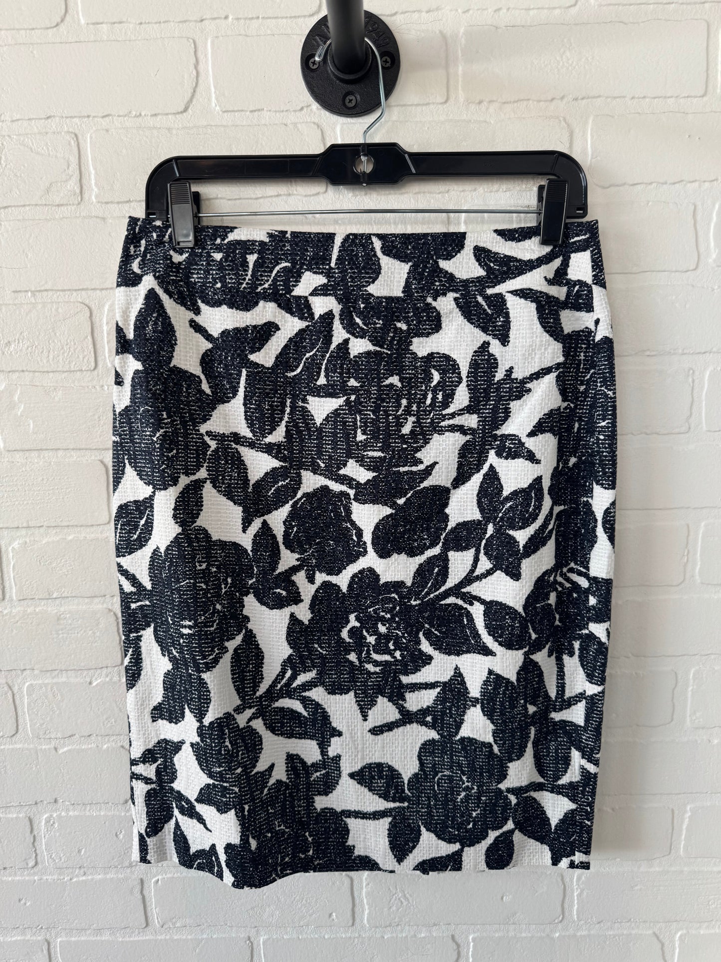 Skirt Mini & Short By Ann Taylor In Blue & White, Size: 4