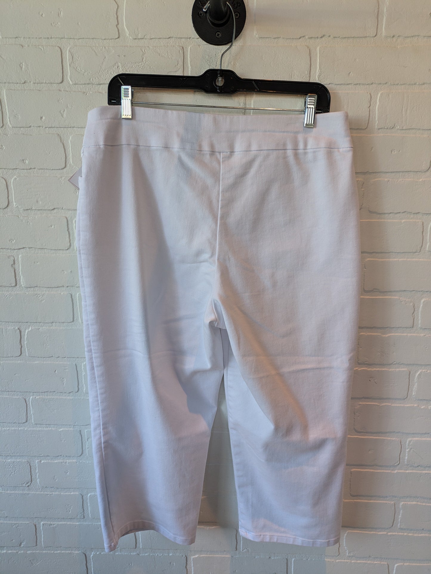 Capris By Croft And Barrow In White, Size: 12