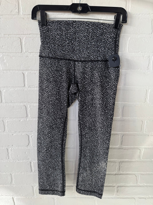 Athletic Leggings Capris By Lululemon In Black & White, Size: 4