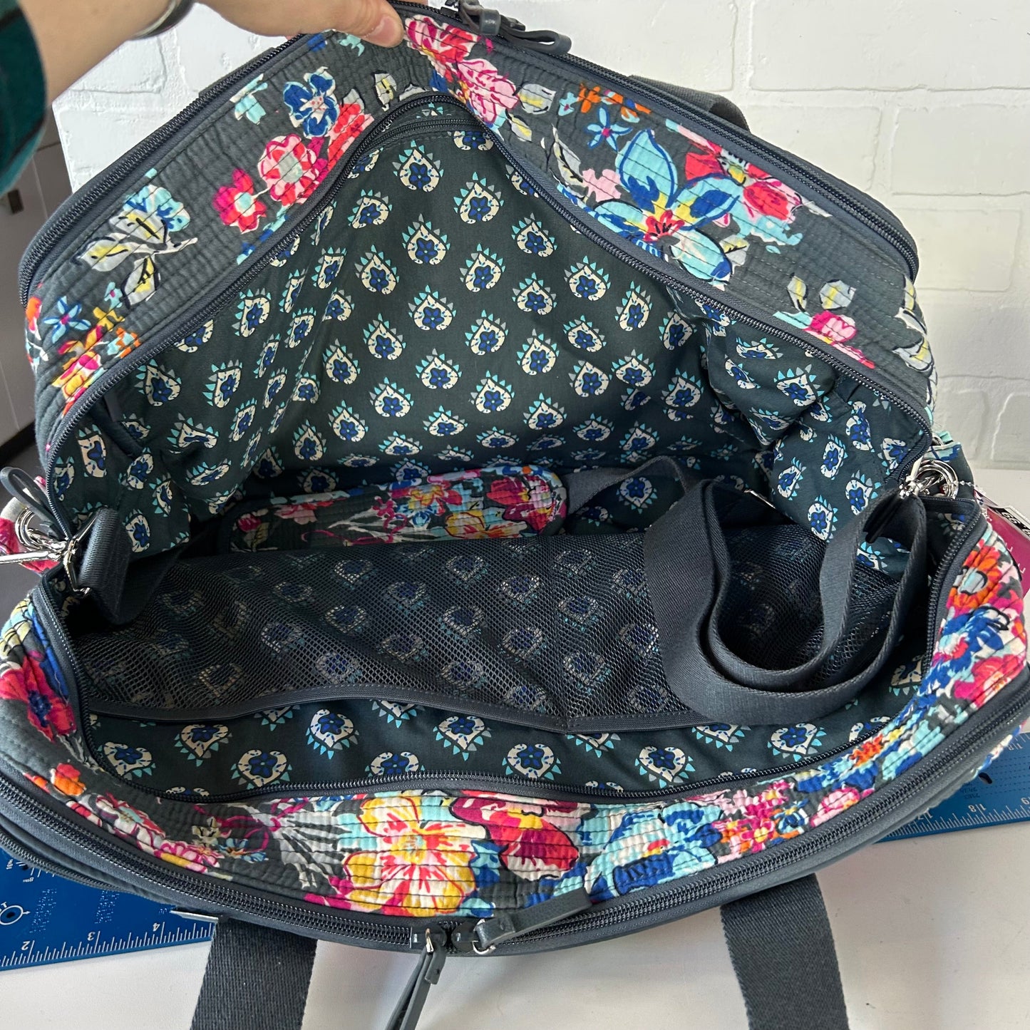 Duffle And Weekender By Vera Bradley, Size: Medium