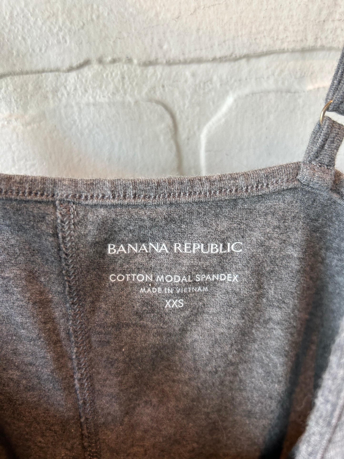 Top Cami By Banana Republic In Grey, Size: Xxs