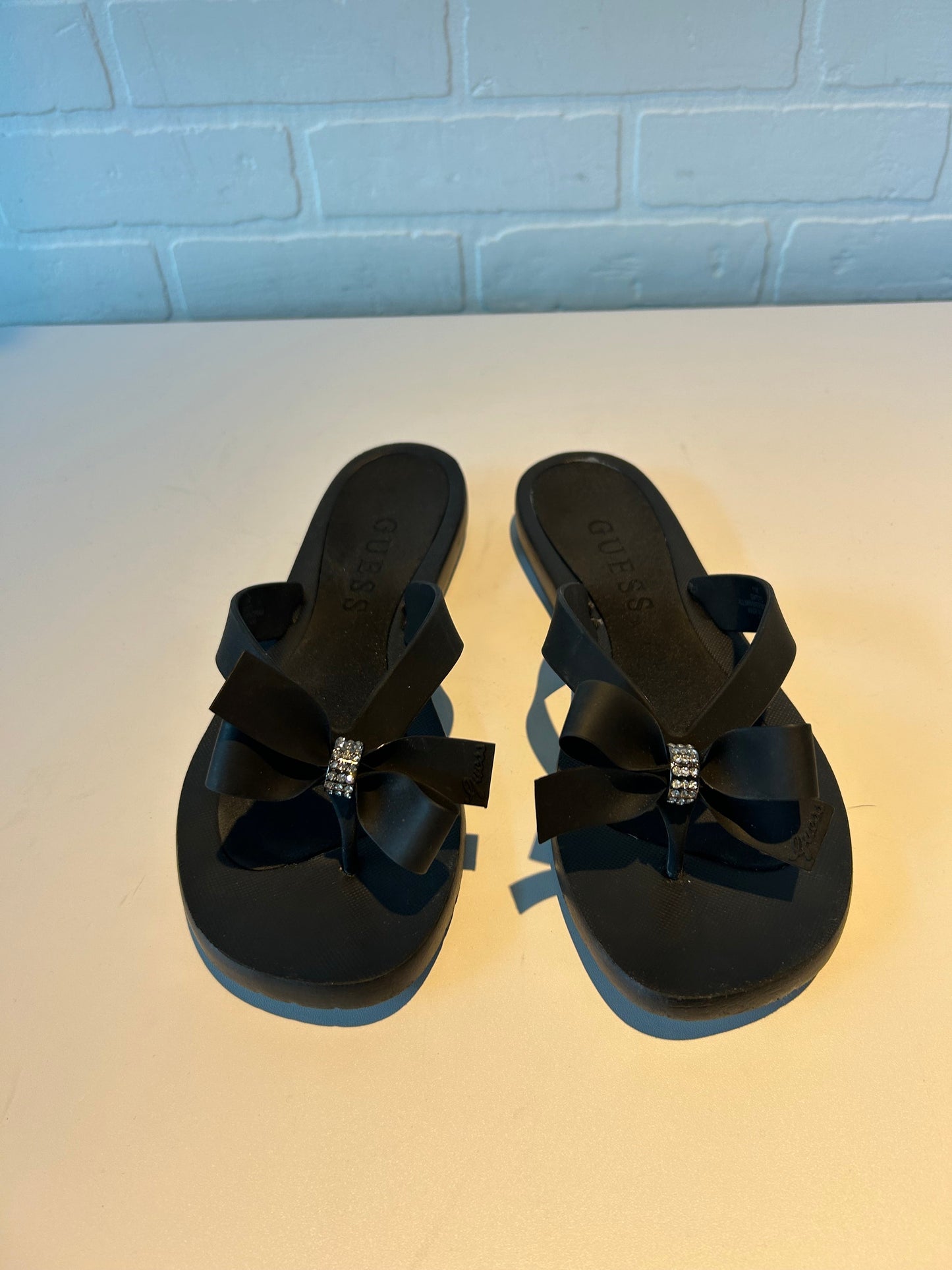 Sandals Flip Flops By Guess In Black, Size: 11