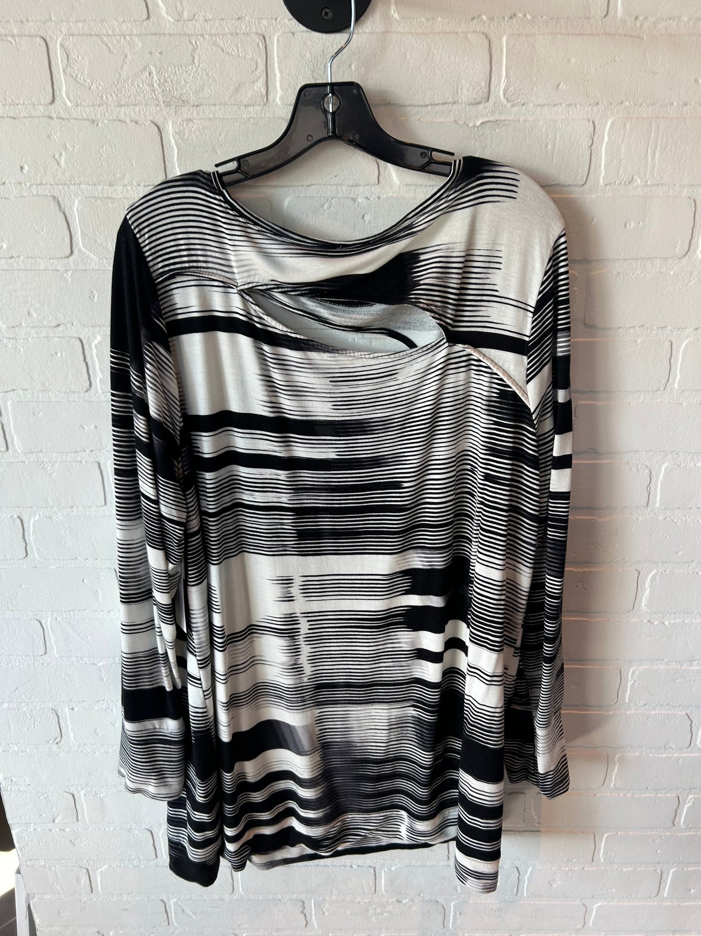 Top Long Sleeve By Soma In Black & White, Size: 1x